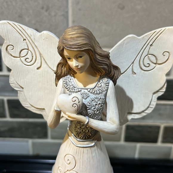 Elements Pavillion Gift Co. Grandmother Angel. Excellent condition - Picture 3 of 6